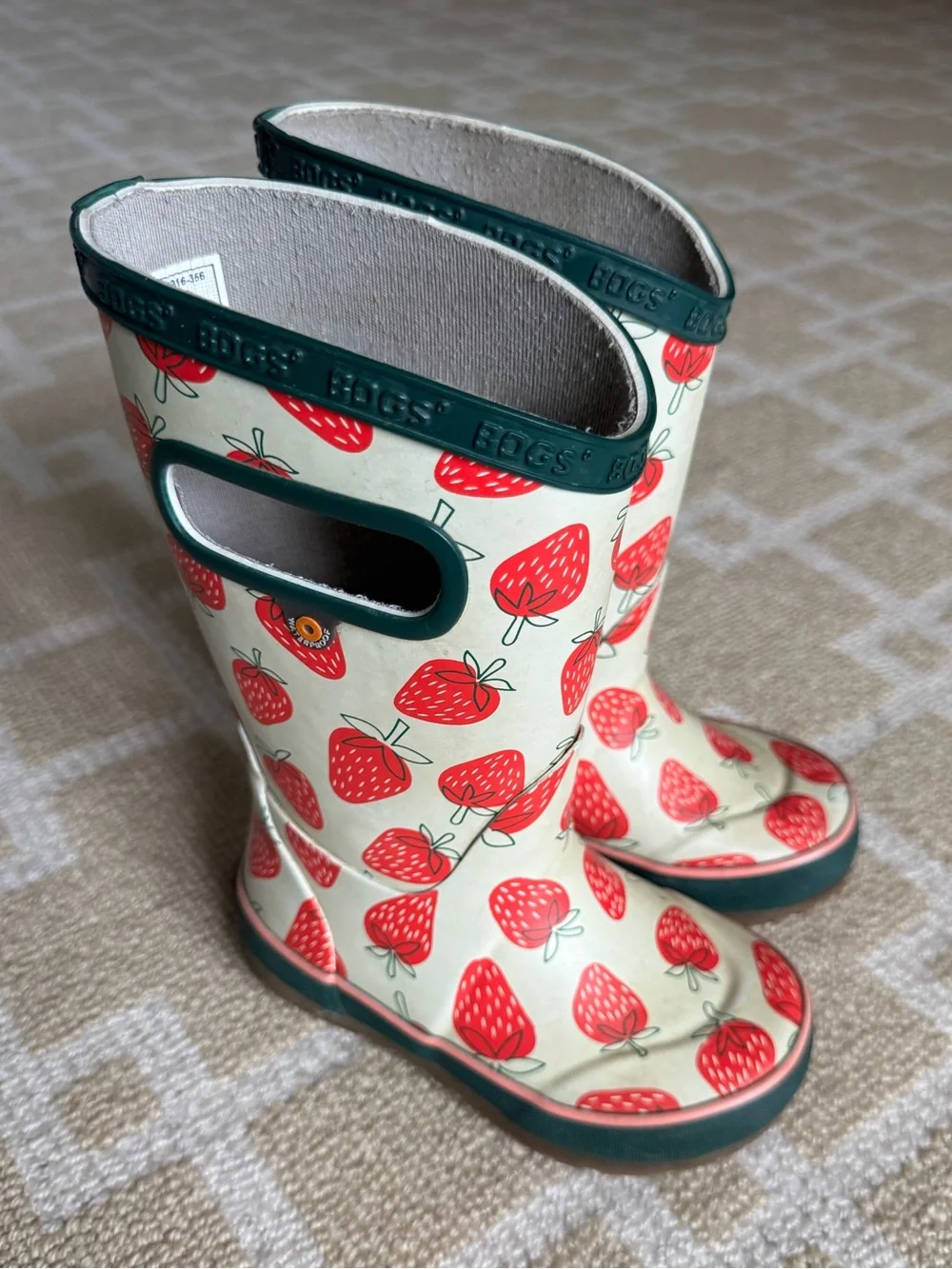 BOGS Kids Skipper II Waterproof Rain Boots Cream Red Strawberry Print Girls 8
